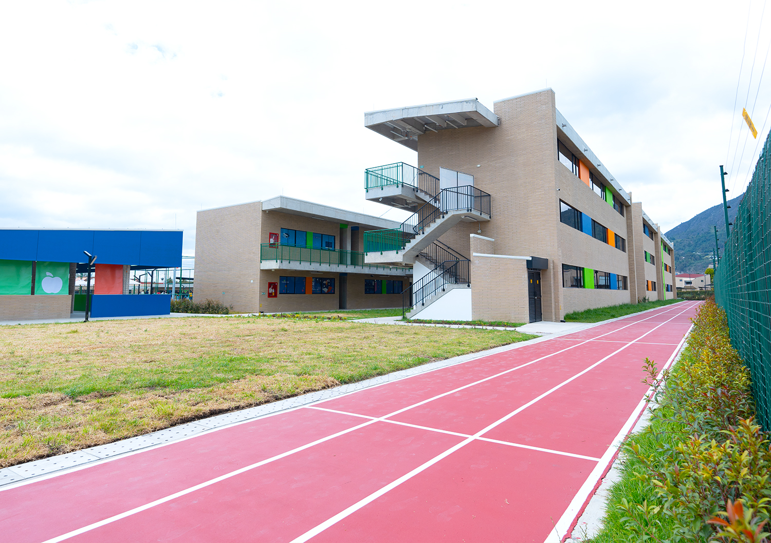 Landing-Innova_Valores-agregados_Cota-centro-deportivo-4