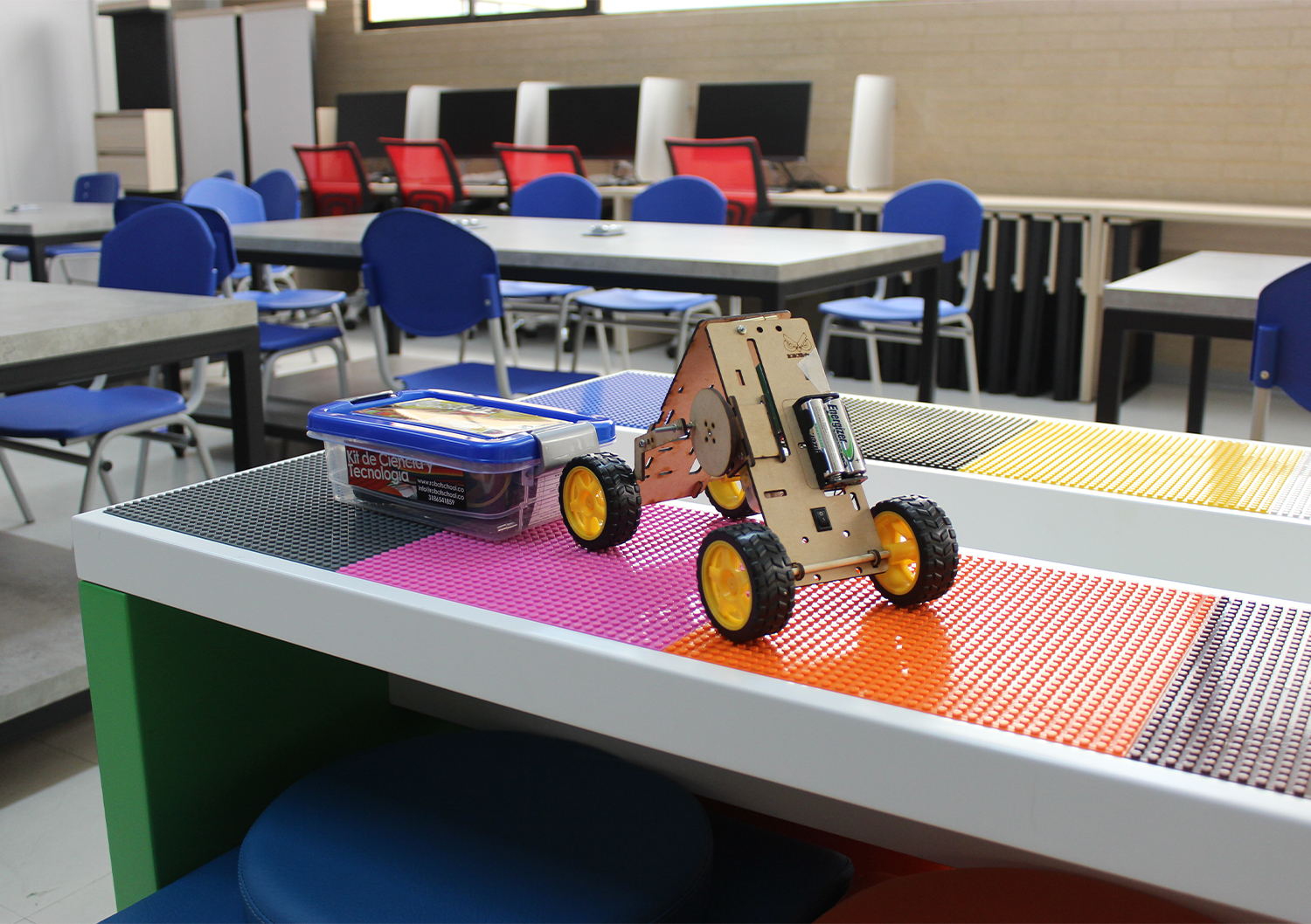 Landing-Innova_Valores-agregados_Maker-Space-4