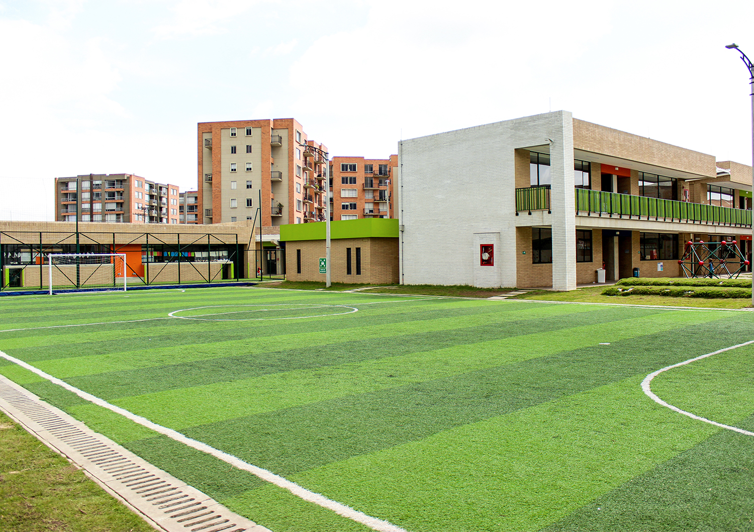 Landing-Innova_Valores-agregados_Mosquera-centro-deportivo-1